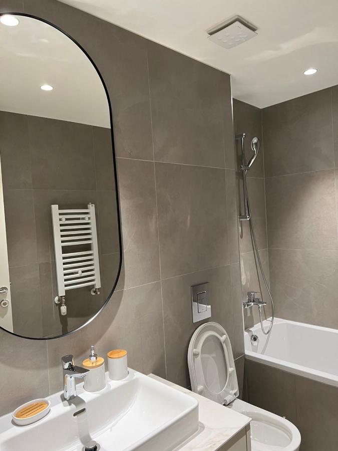 Belgrade Waterfront - Beograd Na Vodi-Metropolitan Apartman Kültér fotó